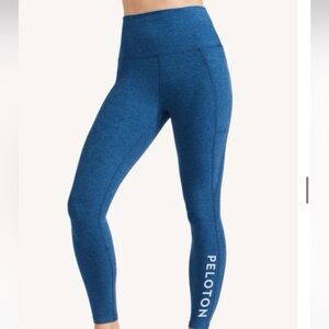 Beyond Yoga x Peloton Spacedye High Waisted Pocket Leggings Size Medium Blue. 17